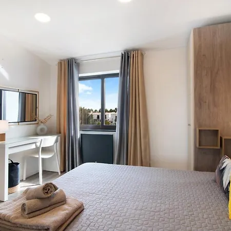 Flat 2 Bedrooms Cunha Apartment