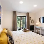 Flat 2 Bedrooms Cunha 아파트 *