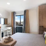 Flat 2 Bedrooms Cunha 아파트 *