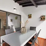 Flat 2 Bedrooms Cunha Appartamento *